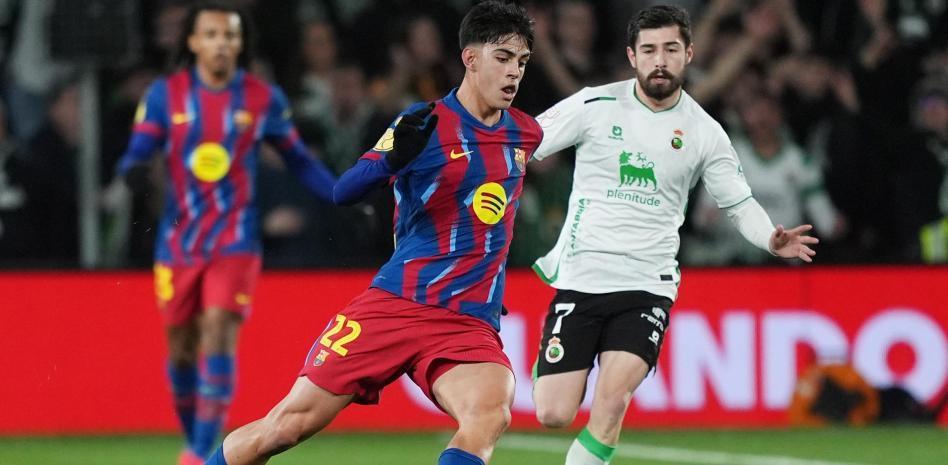 开云app官方下载-世体：卡萨多和贝尔纳尔愿意替补，他们对巴萨来说至关重要